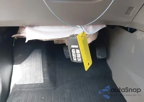 2022 Honda Odyssey Touring z USA, uszkodzony, nr VIN 5FNRL6H81NB052807